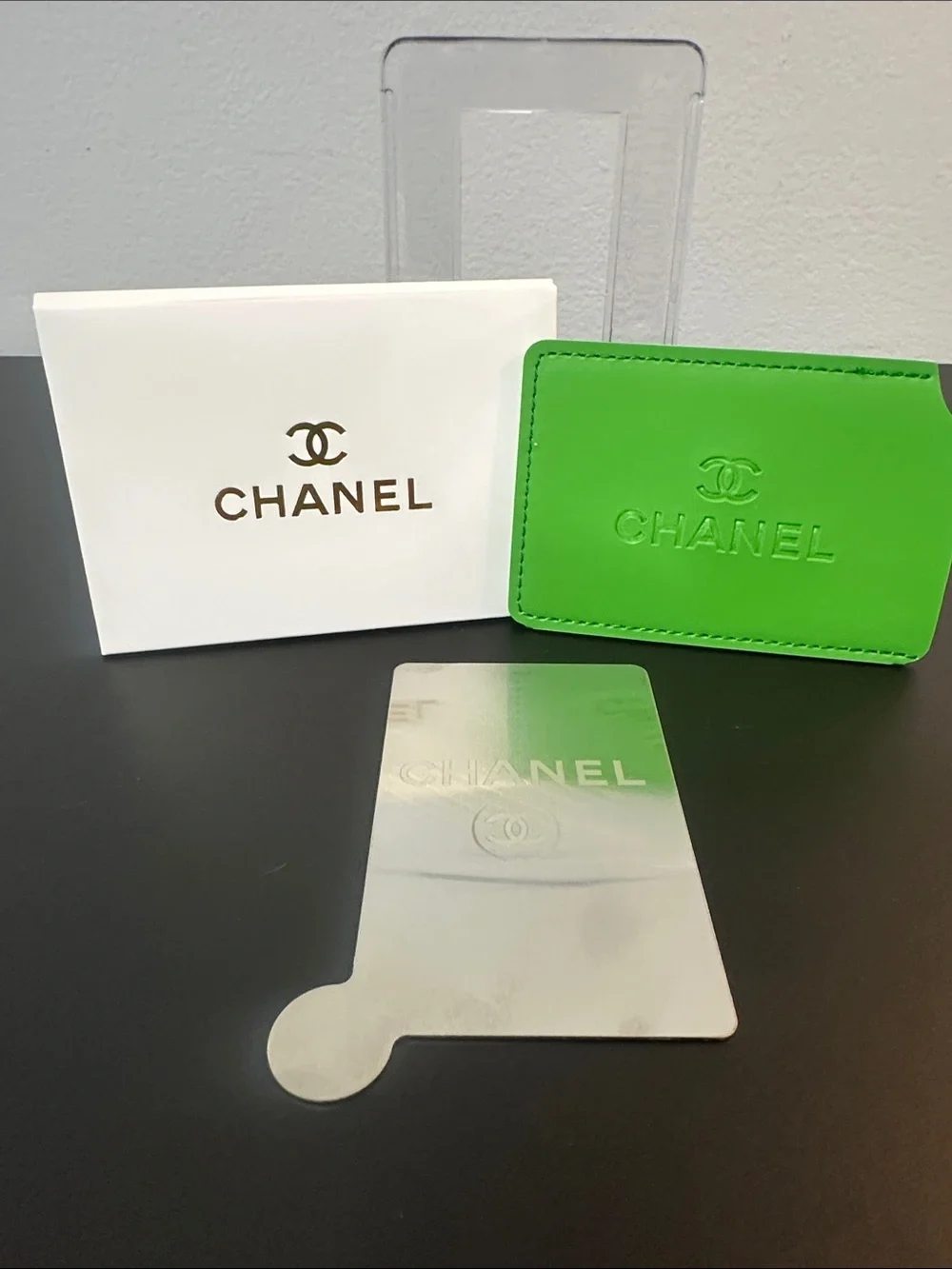 NWT CHANEL Kelly Green Embossed Leather Card Holder w Unbreakable Mirror